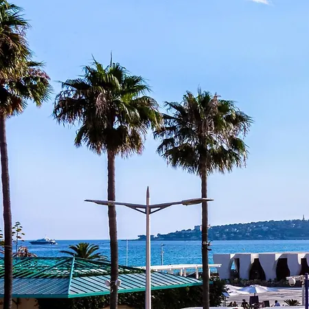 Le Sicardi-vue Mer-plage-centre Apartment *